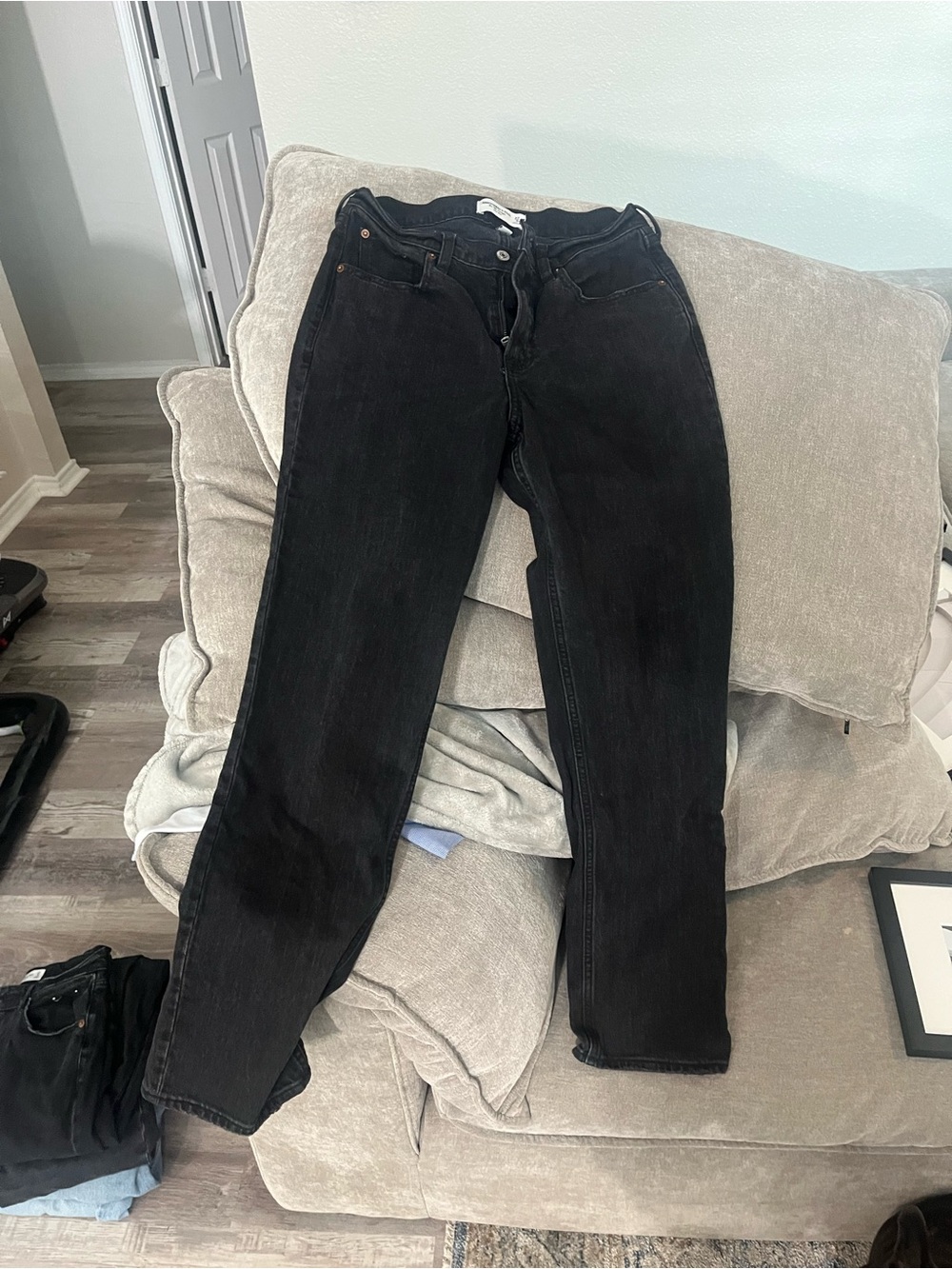 Abercrombie Black Mid-Rise Straight Jeans - Women